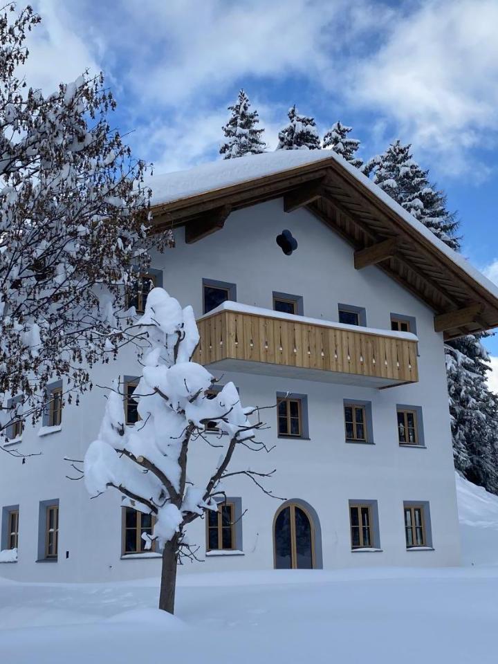 Luxury Apartment (5 King Beds) – Chalet Silver Fox