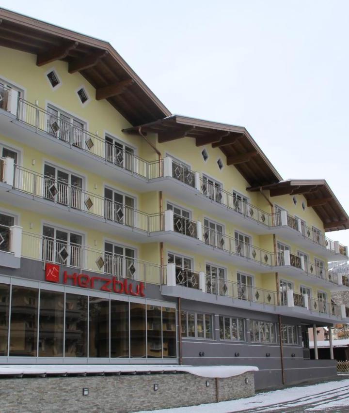 Comfort Double Room (1 King Bed) – Herzblut