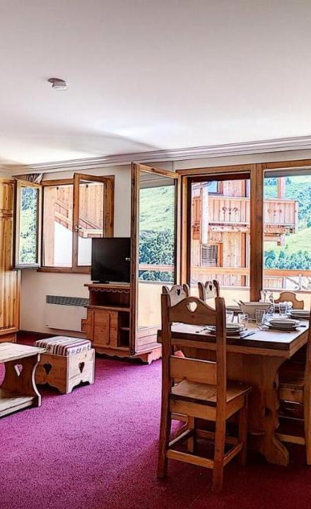 Appartement - Free WiFi – Residence Les Cristaux - Appartement Spacieux & Renove · Proche Des Pistes · Balcon · Sauna · Hammam · Wifi Mae-0524