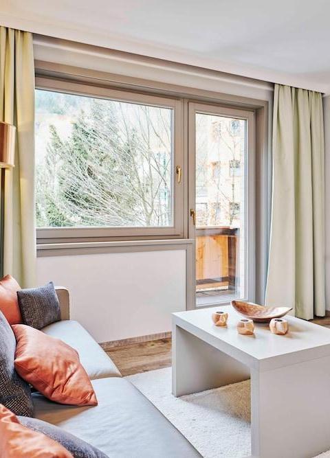 Modern Suite Directly on the Ski Slope – Saalbach