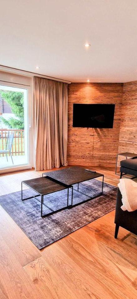 Cornelia 1 Ski-In-Out Stunning Views & Sleeps 8 – billede 1