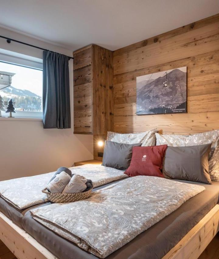 Two-Bedroom Apartment (1 extra-large double bed) - Free WiFi – Chalet Tirol