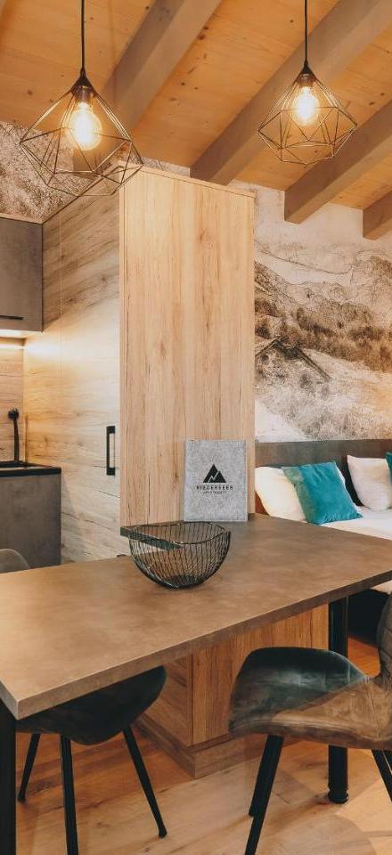 Studio Niederseer by We Rent, Jokercard Included – billede 2