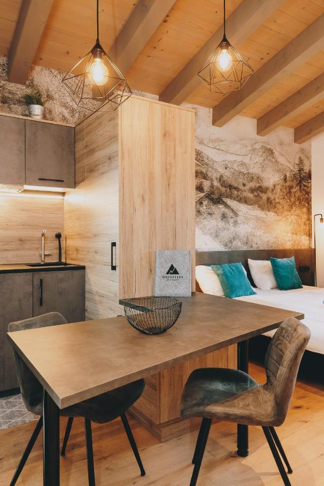 Studio Niederseer by We Rent, Jokercard Included – billede 2
