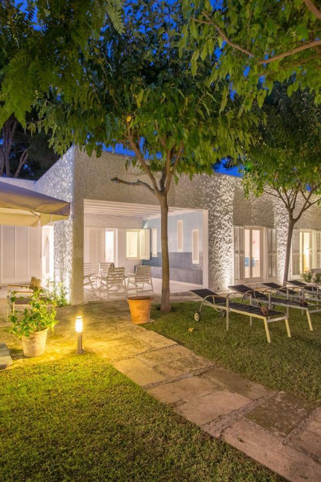 Elegant Beachside Can Catlar Villa