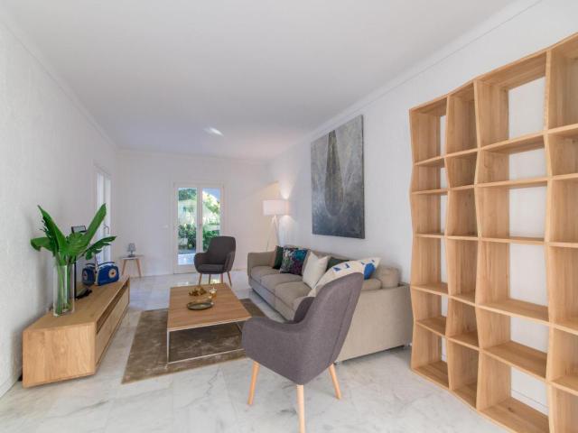 Elegant Beachside Can Catlar Villa – billede 7