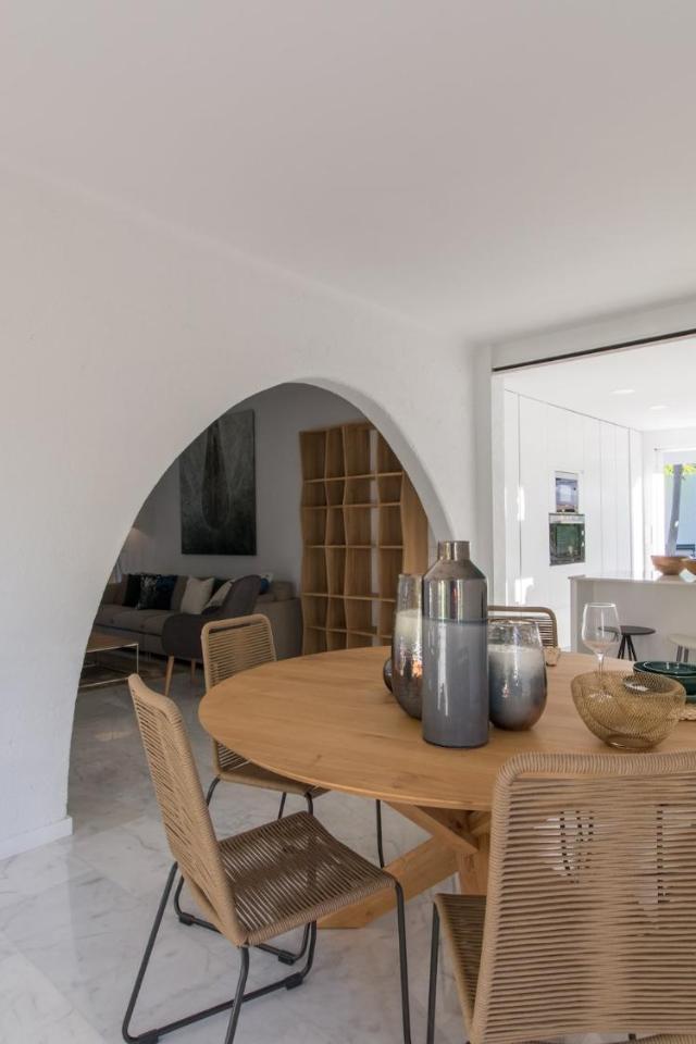 Elegant Beachside Can Catlar Villa – billede 8