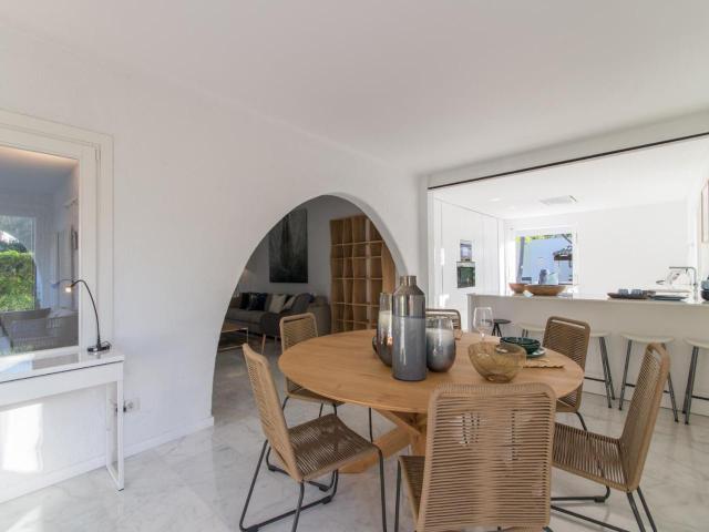 Elegant Beachside Can Catlar Villa – billede 8