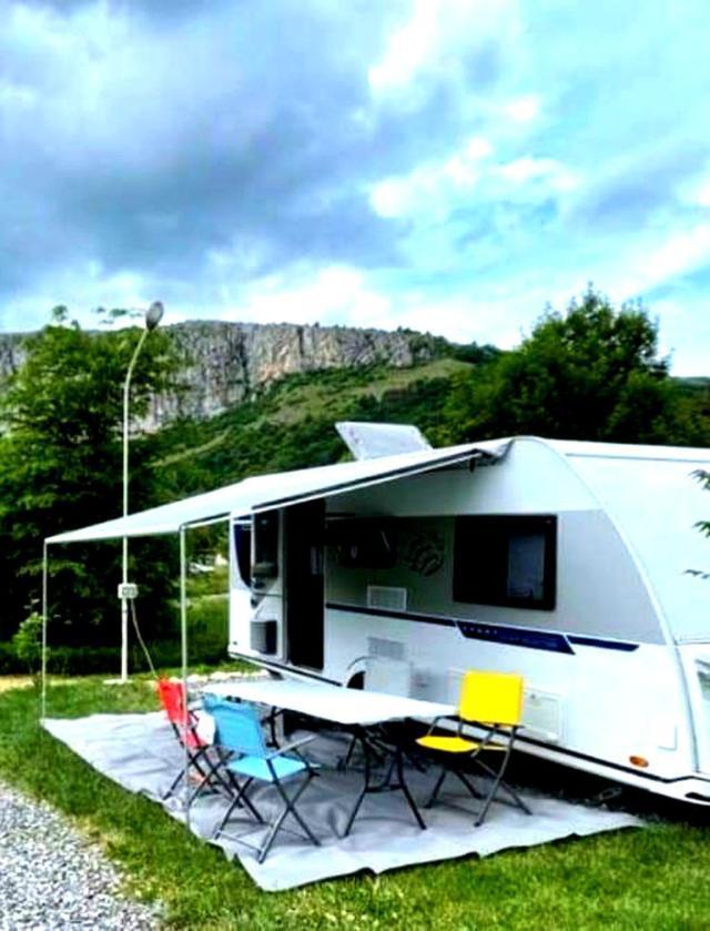 Cozy Caravan in Camping Erlengrund, Bad Hofgastein