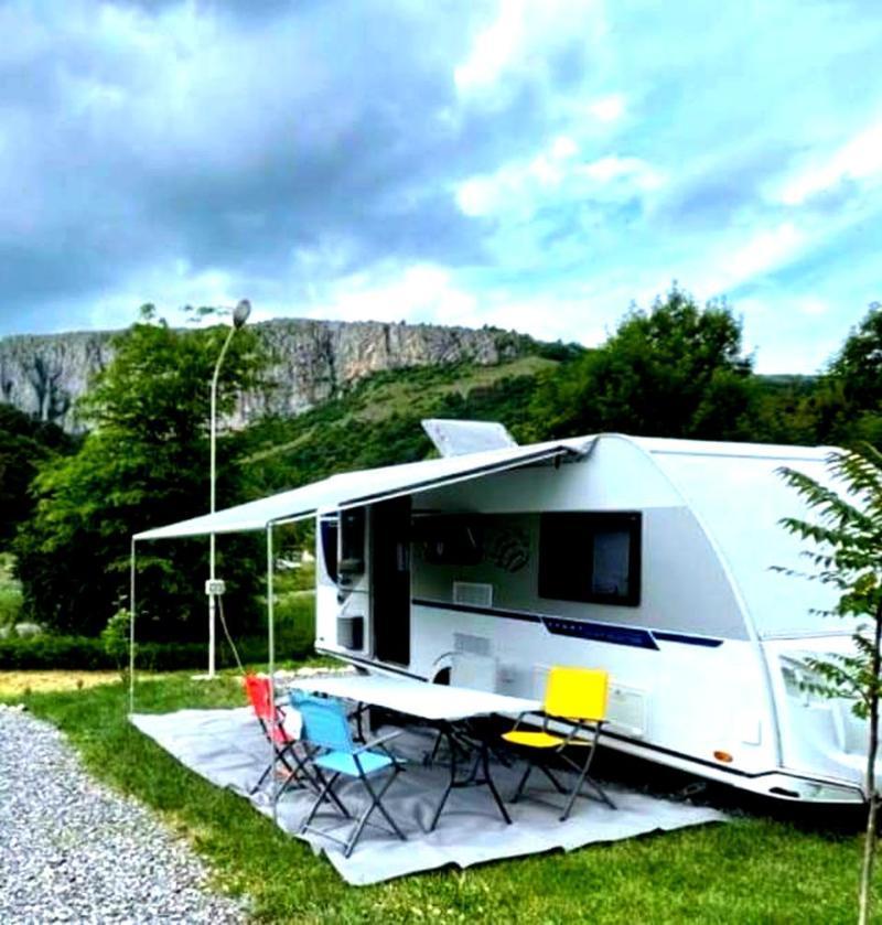 Cozy Caravan in Camping Erlengrund, Bad Hofgastein