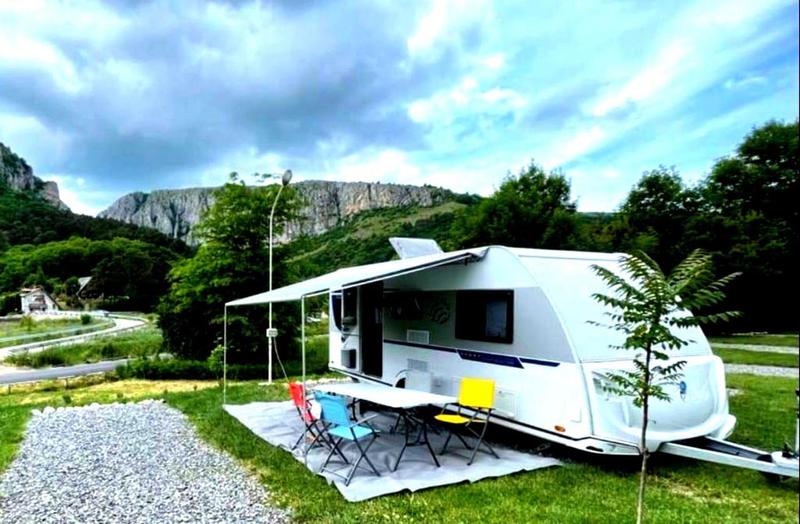 Cozy Caravan in Camping Erlengrund, Bad Hofgastein