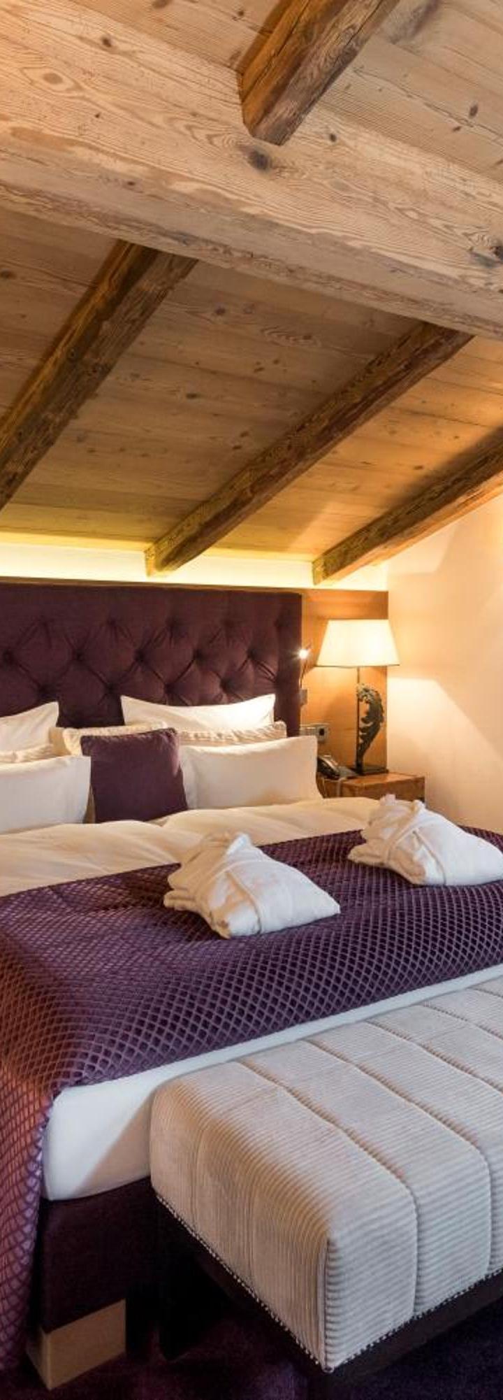 Suite with Balcony (1 extra-large double bed) - Free WiFi – Hotel Tannenhof