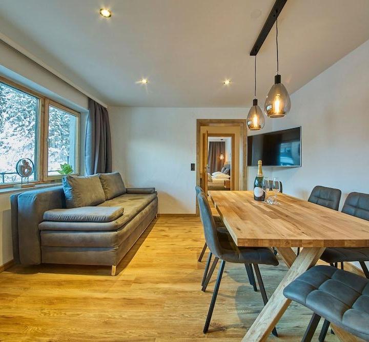 Classic Apartment, 2 Bedrooms, Non Smoking, Balcony (2 Queen Beds and 1 Double Sofa Bed) – Apartment Eastside Top 8