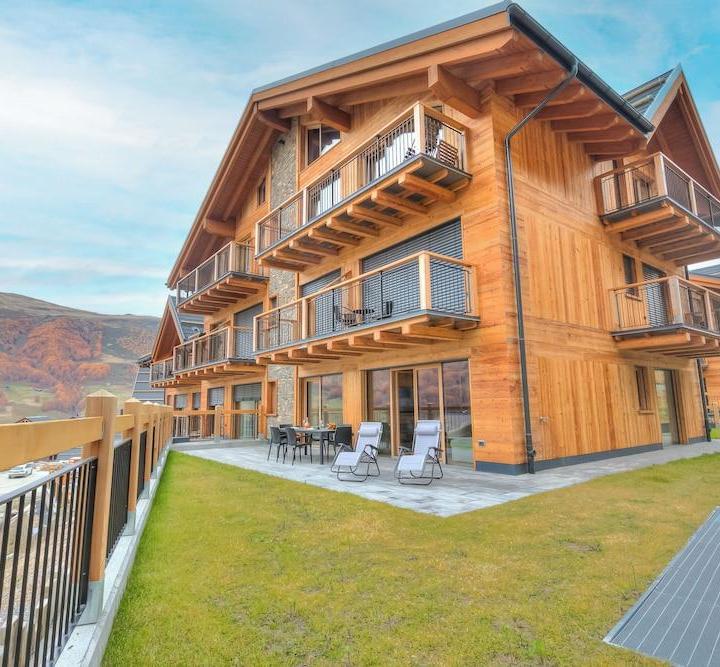 Family Apartment, 2 Bedrooms, 2 Bathrooms, Mountainside (Edelweiss) (1 Double Bed and 2 Twin Beds) – Edelweiss