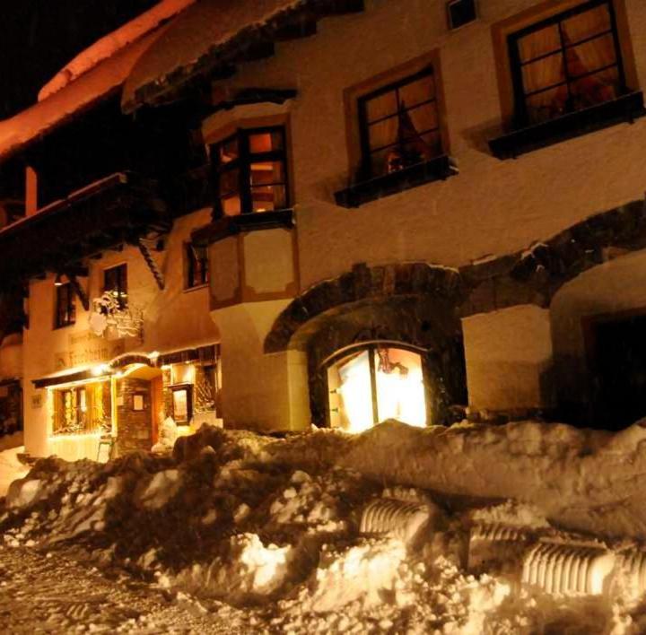 Standard Double Room (1 large bed) - Free WiFi – Hotel Garni Friedheim