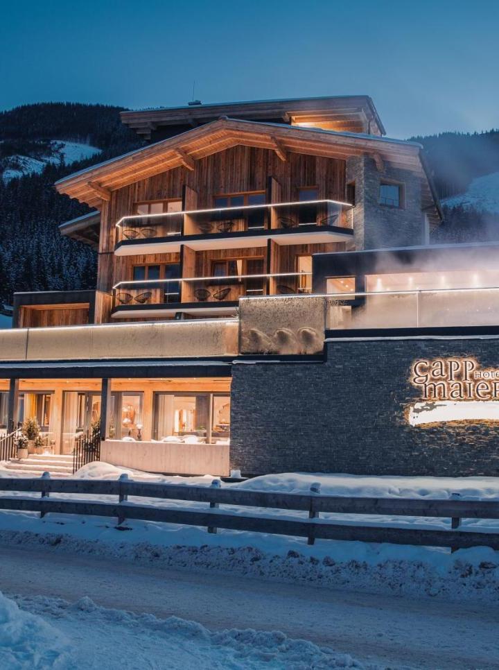 Double Room with Balcony and Mountain View (1 large bed) - Free WiFi – Hotel Gappmaier