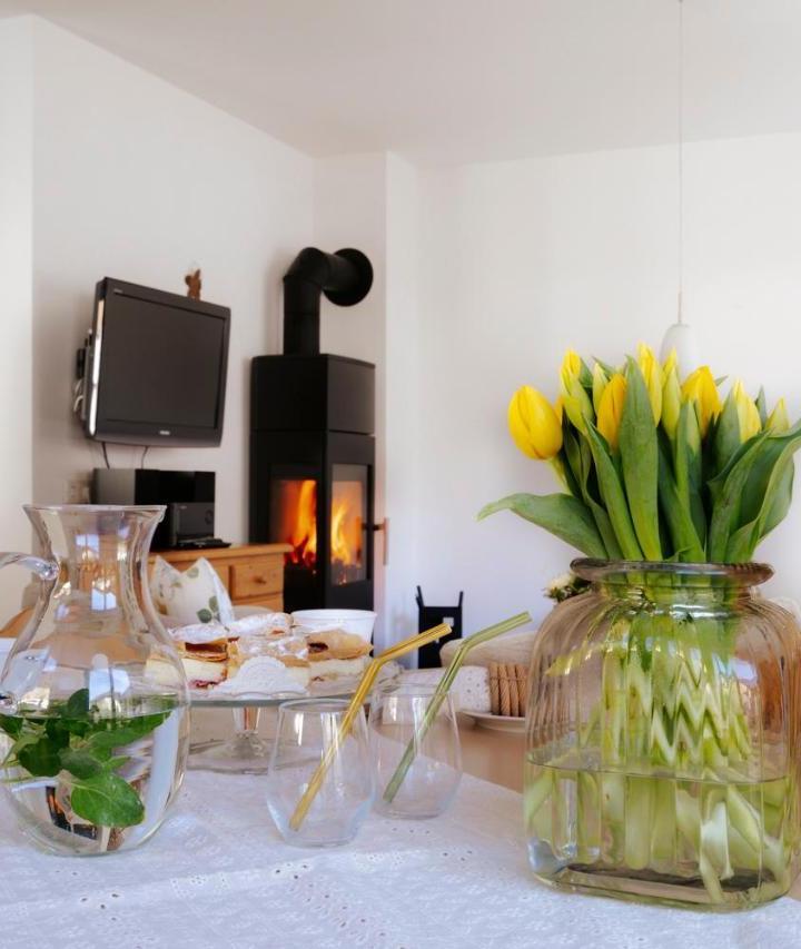 Three-Bedroom House (1 extra-large double bed) - Free WiFi – Ferienhaus Mit Sauna