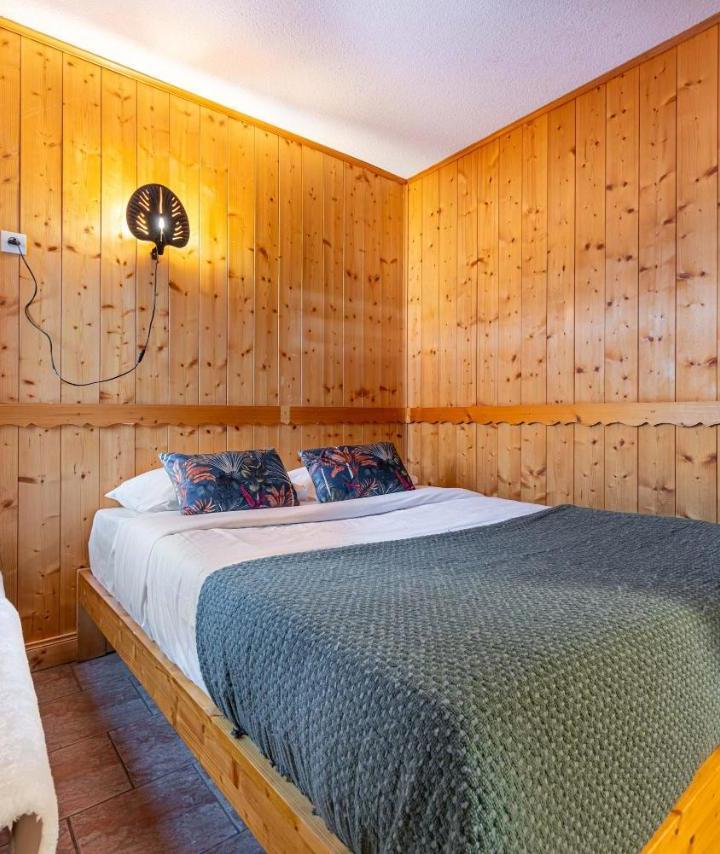 Two-Bedroom Apartment with Balcony and Terrace (1 sofa bed) - Free WiFi – Residence Arcelle, Ski In-Out with Wifi in Val Thorens, "V1" by Versant Collection