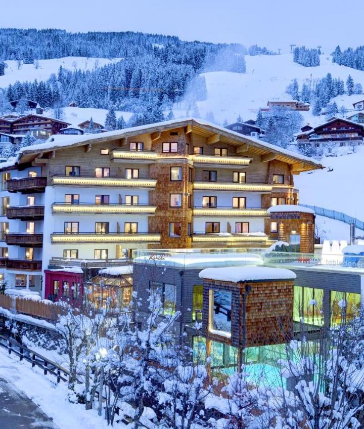 Superior Suite (1 extra-large double bed) - Free WiFi – Hotel Kendler