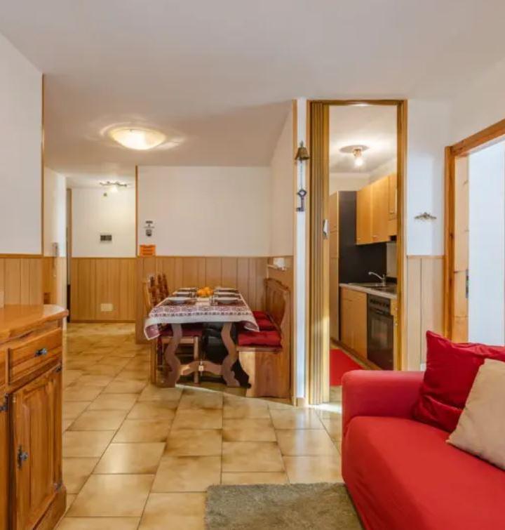 3-værelses lejlighed med balkon 65m2 max 5 pers. – Condominio Val di Fassa (Alba)