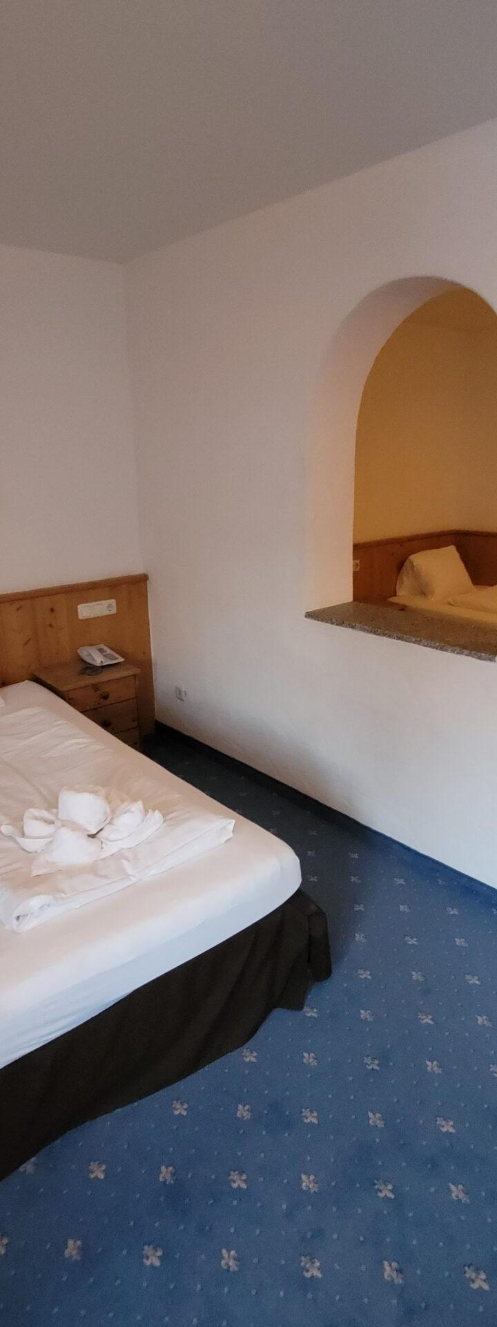 Familieværelse m bjergudsigt max 4 pers. – Hotel Alpenhof