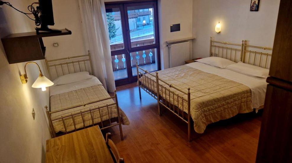 Trippelværelse max 3 pers. – Hotel Sella Ronda (Campitello)