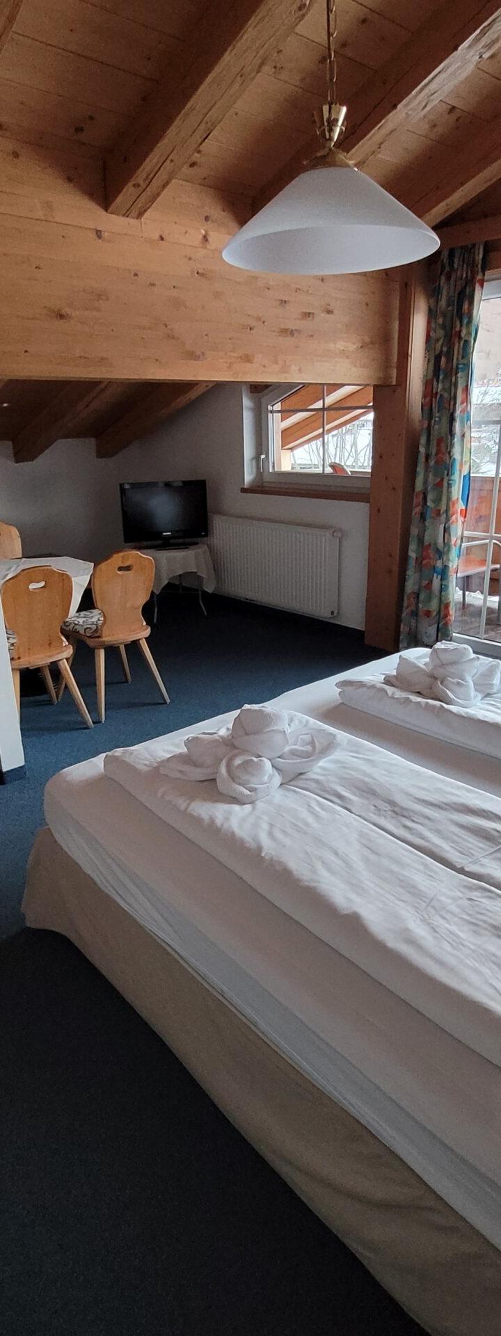 Familieværelse m bjergudsigt max 5 pers. – Hotel Alpenhof