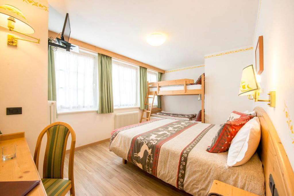 Comfort 4-sengsværelse – Hotel Villa Rosella (Alba)