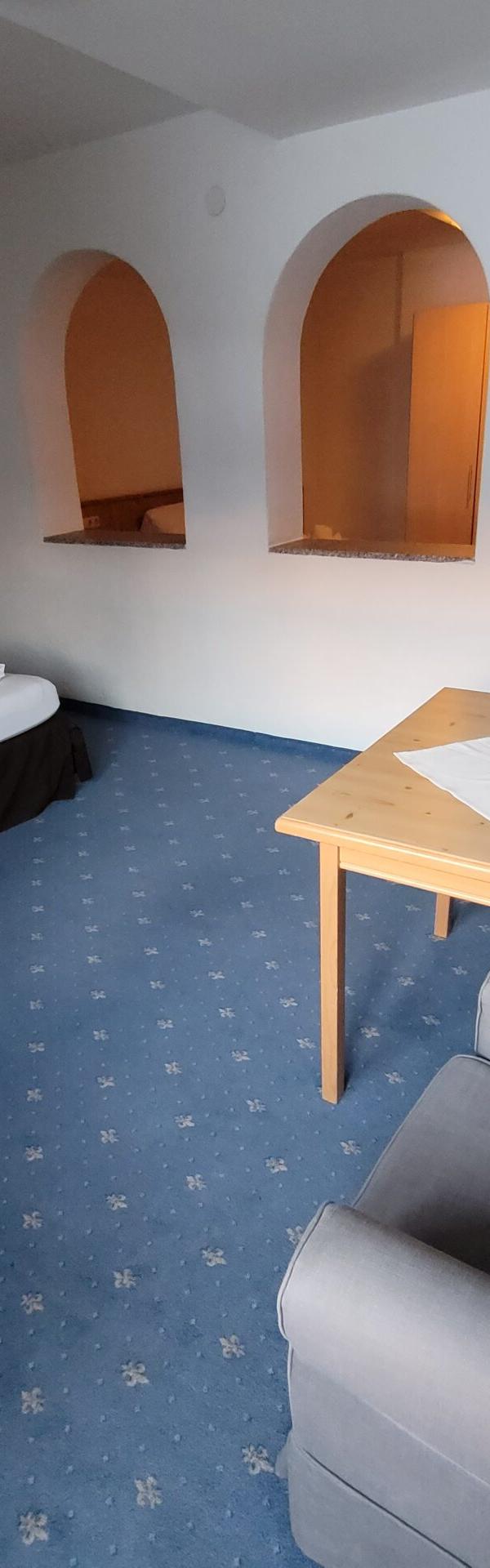 Familieværelse m bjergudsigt max 4 pers. – Hotel Alpenhof