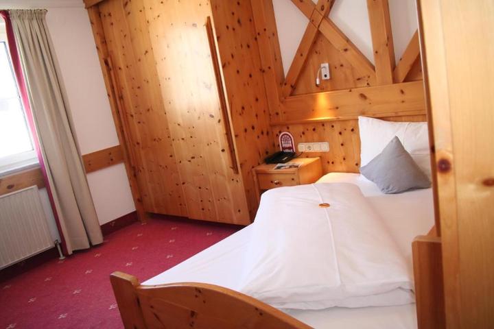 Enkeltværelse standard max 1 pers. – Jufa Alpenhotel Saalbach (1/4)