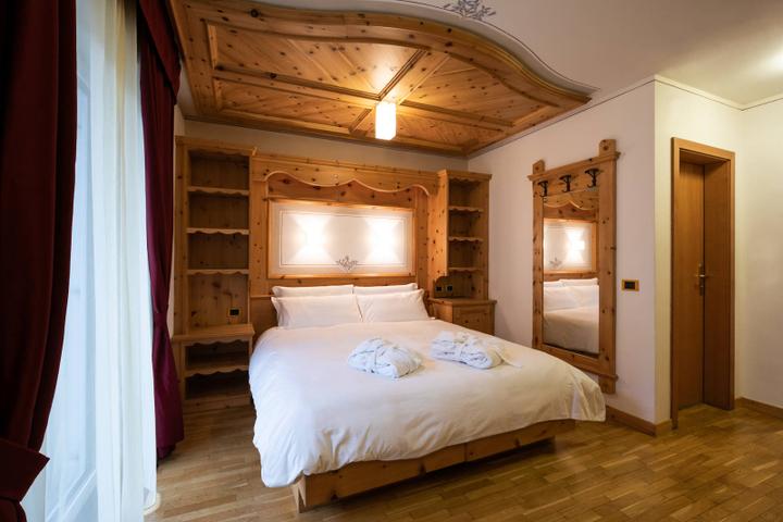 Dobbeltværelse m balkon max 3 pers. – Hotel Medil (Campitello) (1/4)