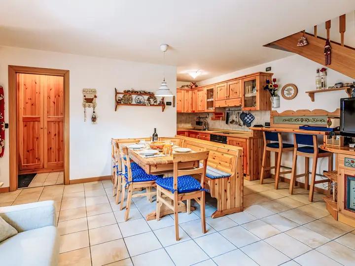 3-værelses lejlighed med balkon max 5 pers. – Casa Emilia