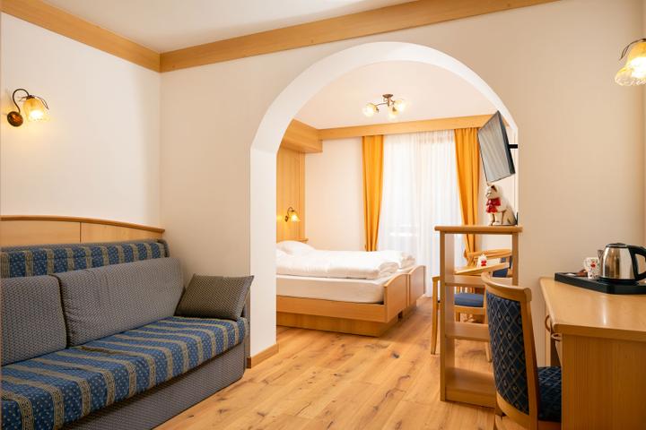 Trippelværelse med balkon – Hotel Pareda (1/2)
