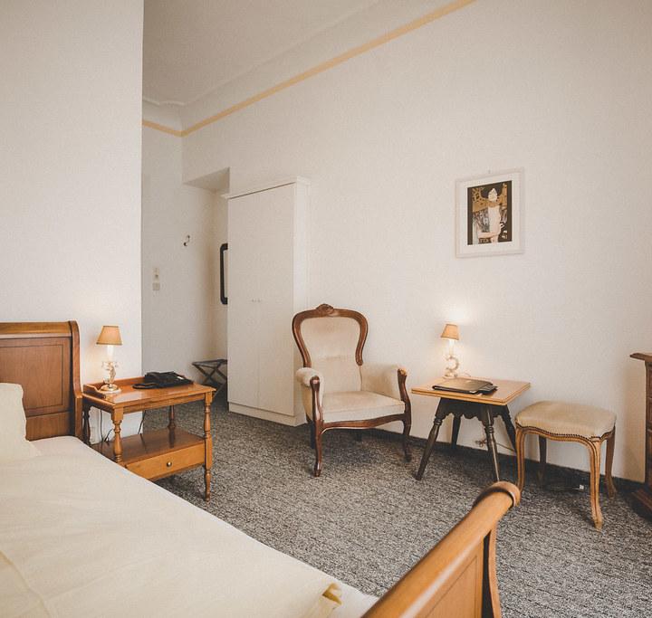 Enkeltværelse m. balkon max 1 pers. – Hotel Mozart
