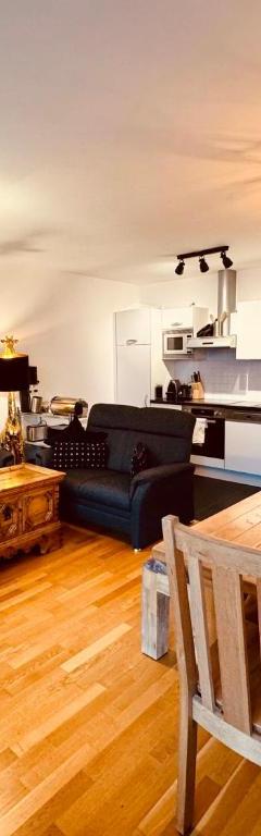 4-værelses lejlighed med balkon – PREMIUM SKI IN/OUT - STEINADLER