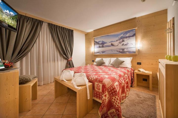 Dobbeltværelse med bjergudsigt max 2 pers. – Hotell Bucaneve (1/3)