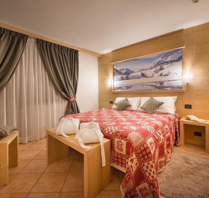 Dobbeltværelse med bjergudsigt max 2 pers. – Hotel Bucaneve