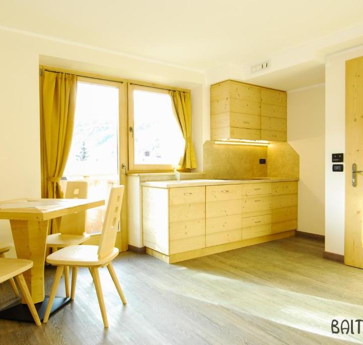 2-værelses deluxe lejlighed med balkon – Baita Cusini