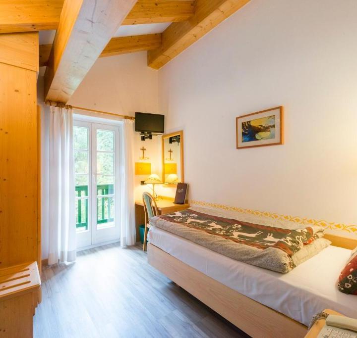 Standard enkeltværelse med balkon – Hotel Villa Rosella (Alba)