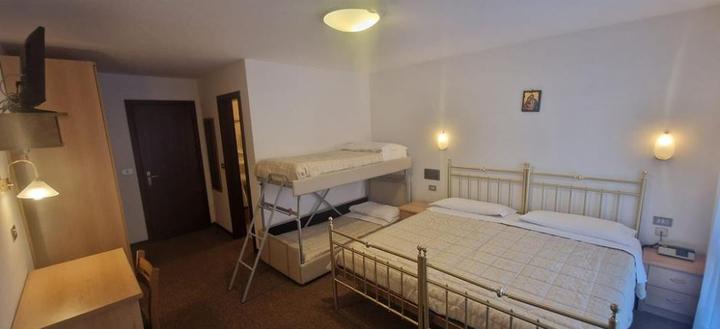Familieværelse max 4 pers. – Hotel Sella Ronda (Campitello)