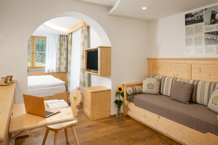 Deluxe trippelværelse – Hotel Pareda (1/7)