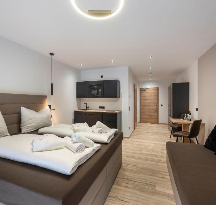 Family Studio max 3 pers. – Aparthotel & Restaurant Goldhirsch