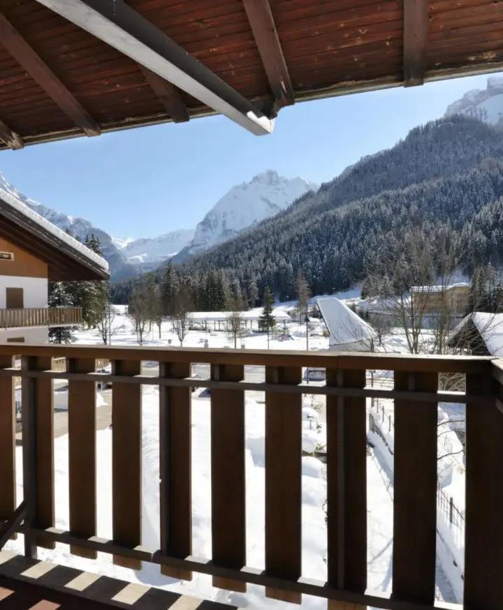 3-værelses lejlighed med balkon – Condominio Val di Fassa (Alba)
