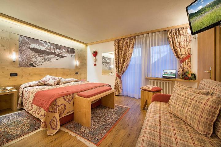 Superior trippelværelse max 3 pers. – Hotell Bucaneve (1/3)