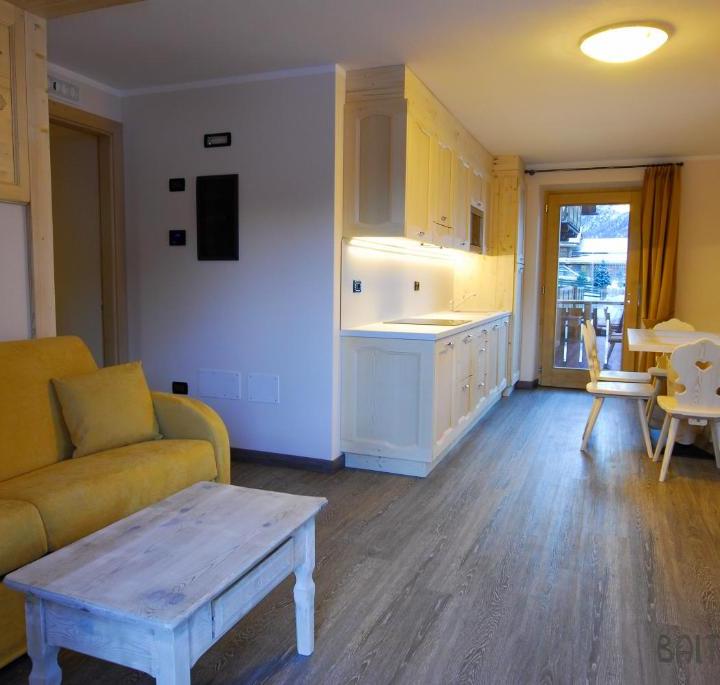 3-værelses superior lejlighed med balkon – Baita Cusini