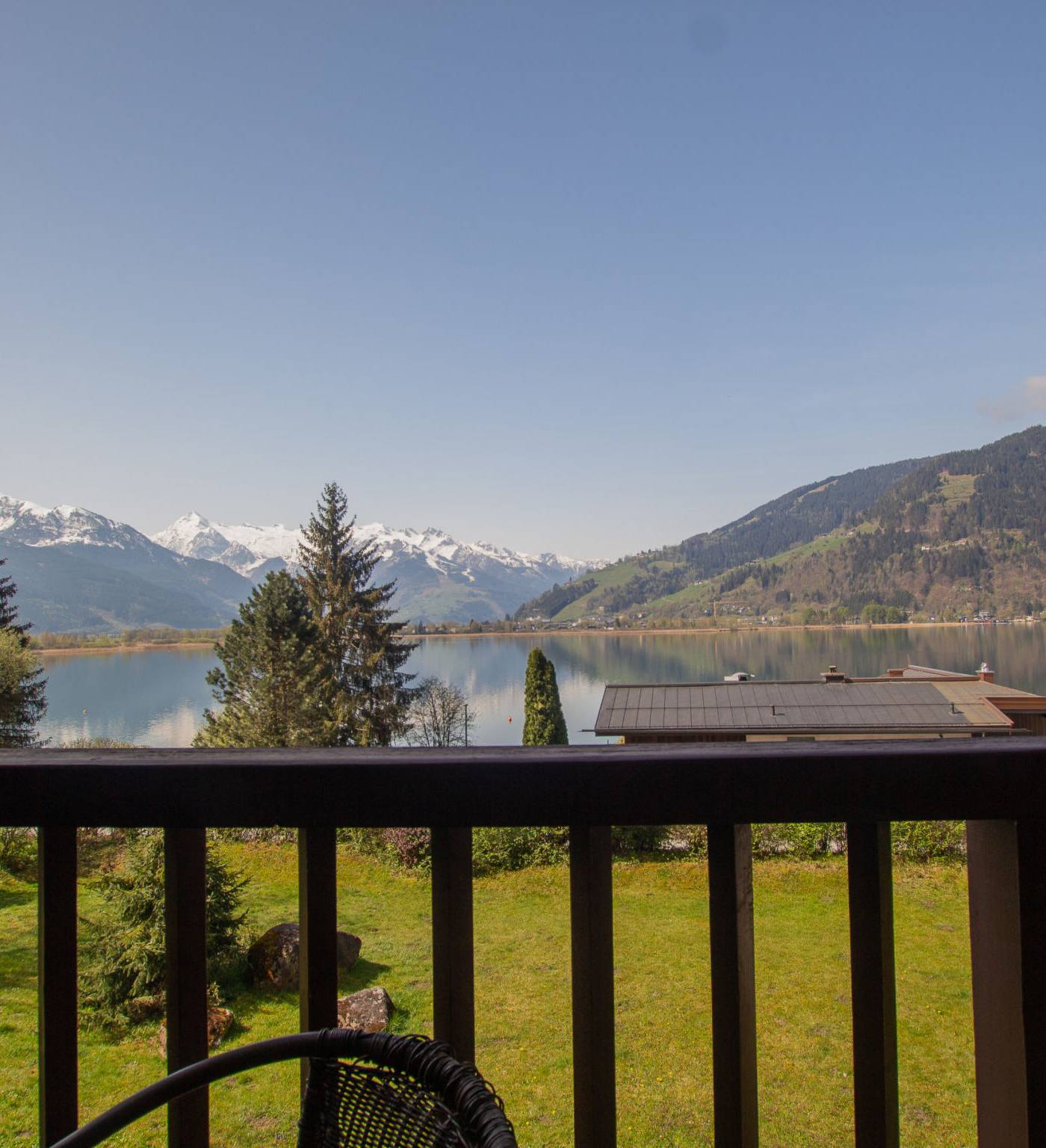 Lake and Mountain View, Zell am See
