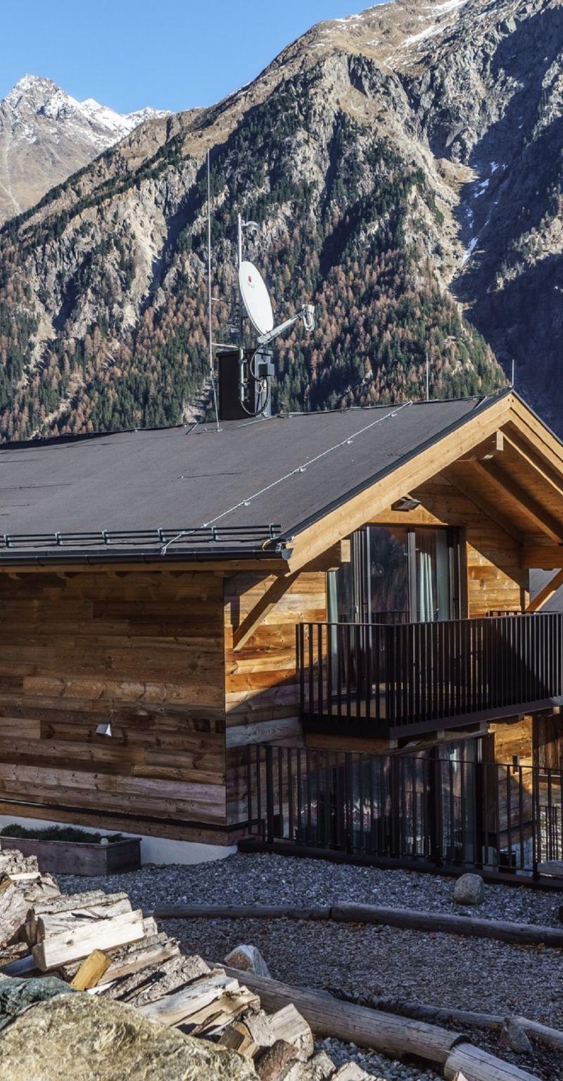 Chalet White Diamond