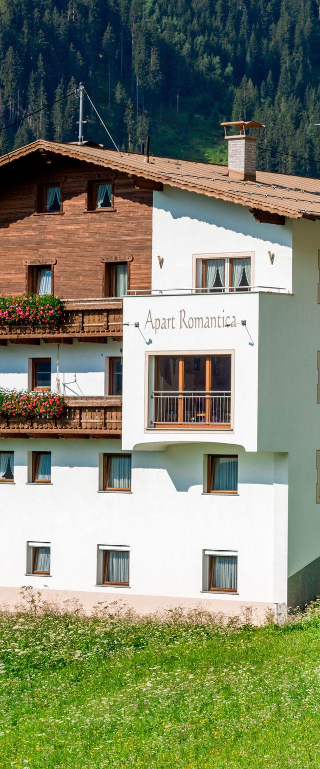 Apart Romantica