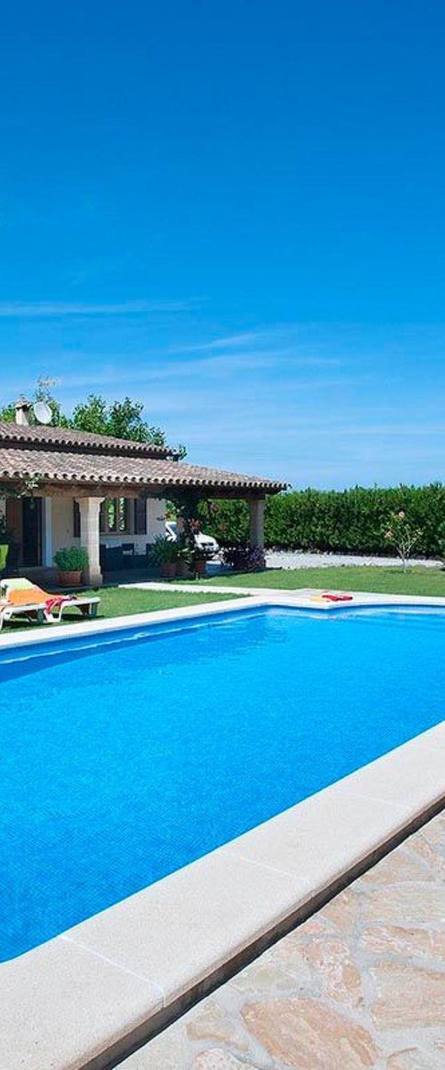 Schönes Ferienhaus in Alcúdia mit Großem Pool