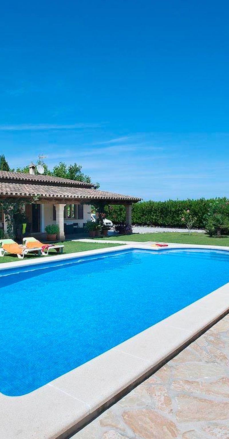 Schönes Ferienhaus in Alcúdia mit Großem Pool